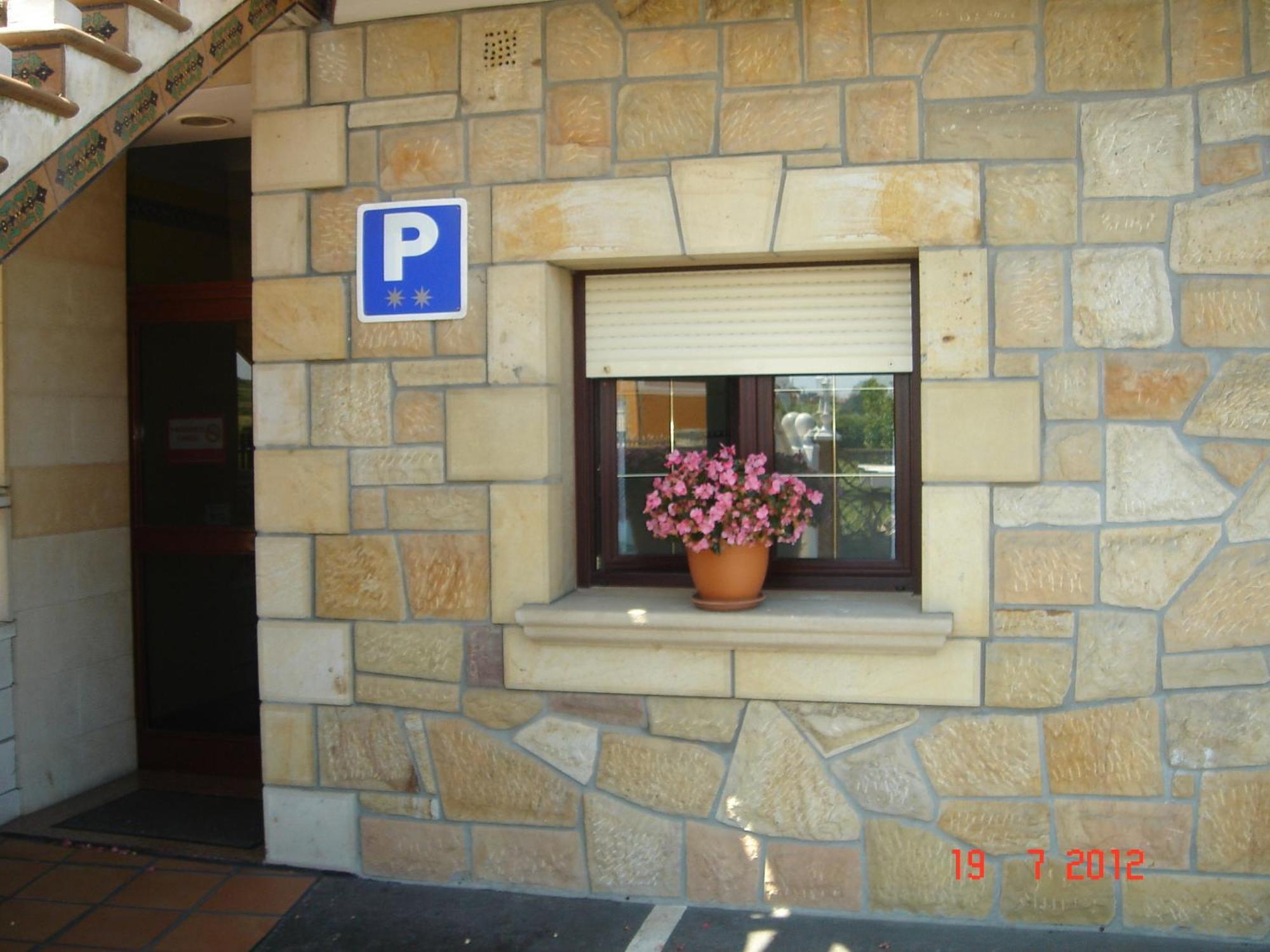 Residencial Santamaria Hotel Sancibrián Exterior foto